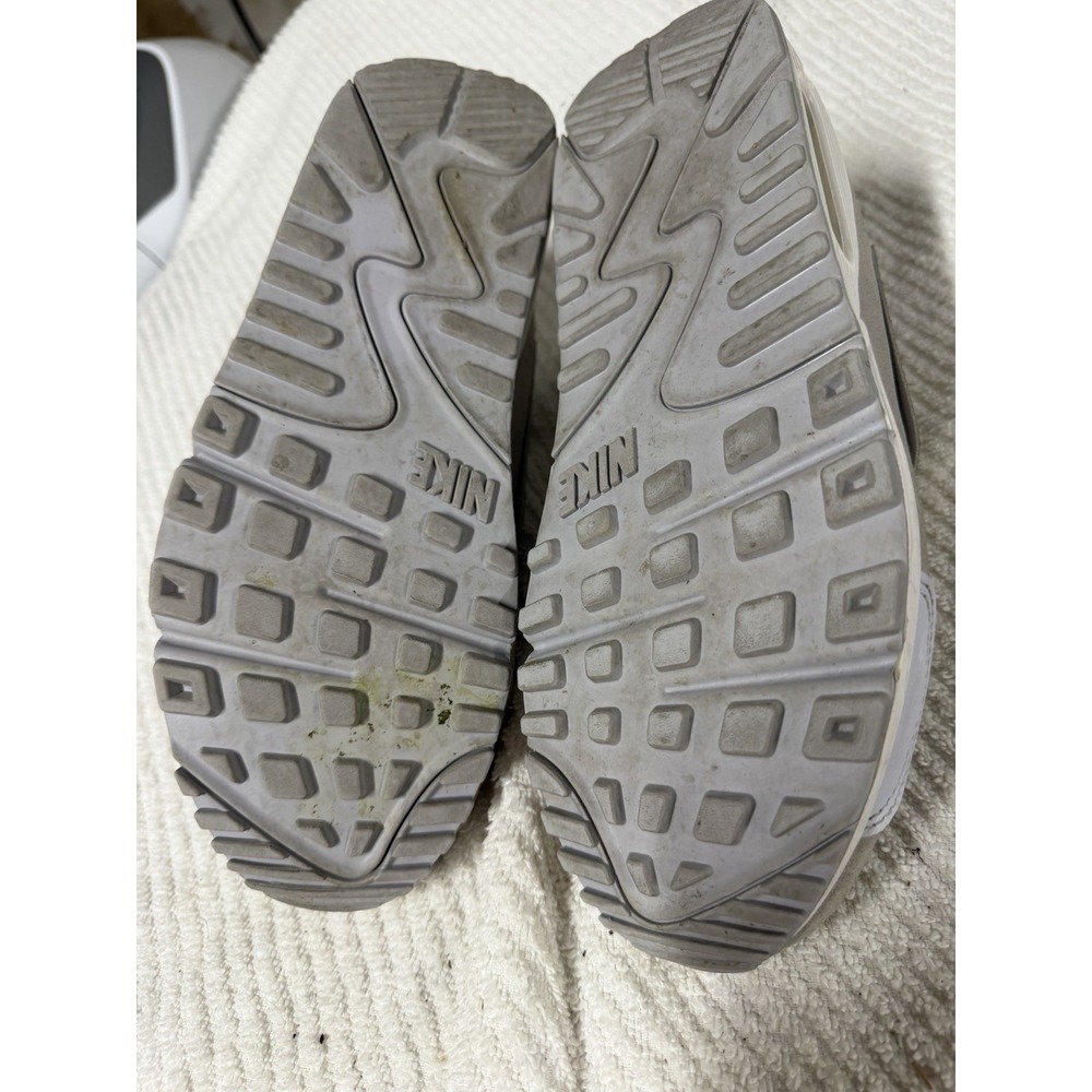 Nike Air Max 90 Futura Summit Women 9 US, 40.5 EU White Grey Sneakers DM9922-103 - Picture 8 of 9